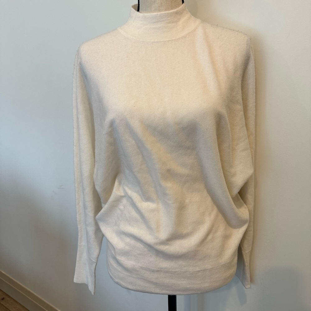 Nicole  Miller Sweater Cream button mock 100% extra fine merino wool NWOT SZ M